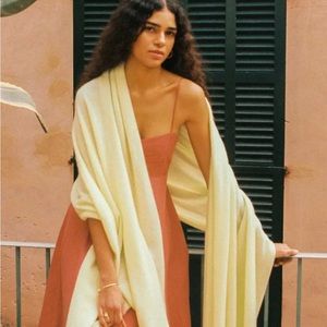 🌼 White + Warren Cashmere Travel Wrap - Soft Daisy 🌼